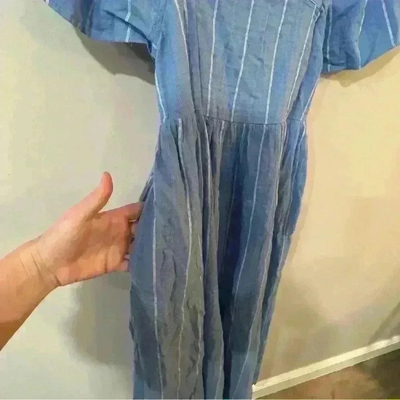 NWOT American Eagle Flutter Sleeve Blue Stripe Midi Maxi Dress Size Medium - Picture 6 of 6